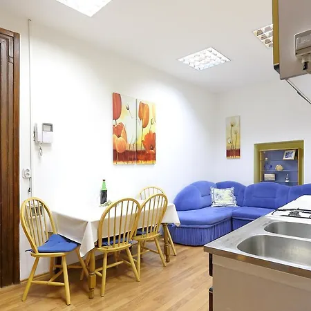 Center Dragica شقة زادار